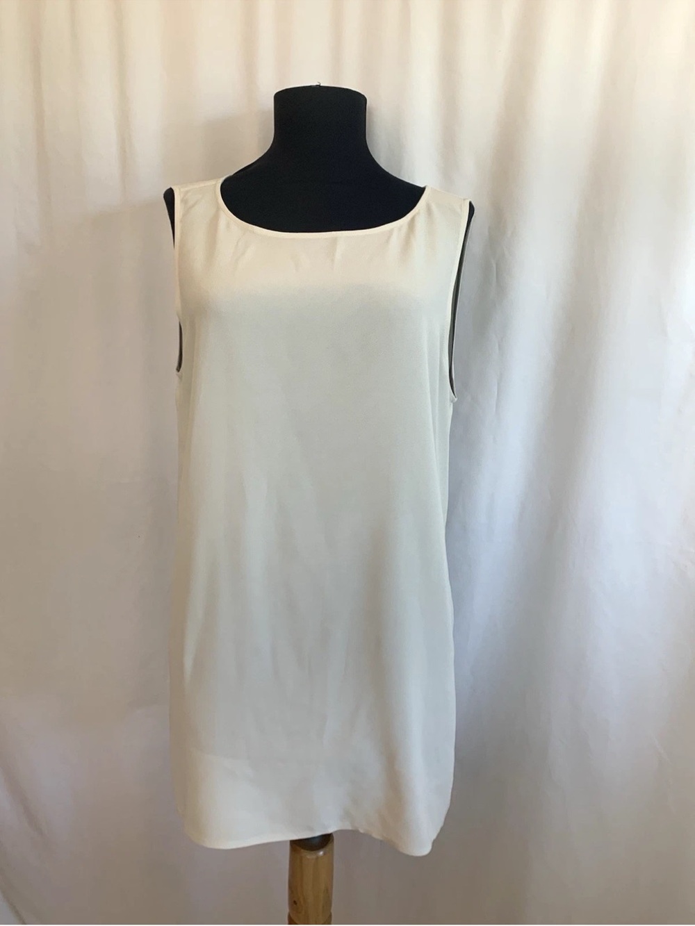 Eileen Fisher Cream Silk Tank Top - Size Medium